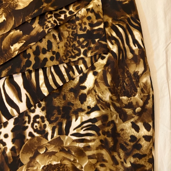 🍩Vintage Cache mini skirt animal print. Size 4 - Picture 5 of 5